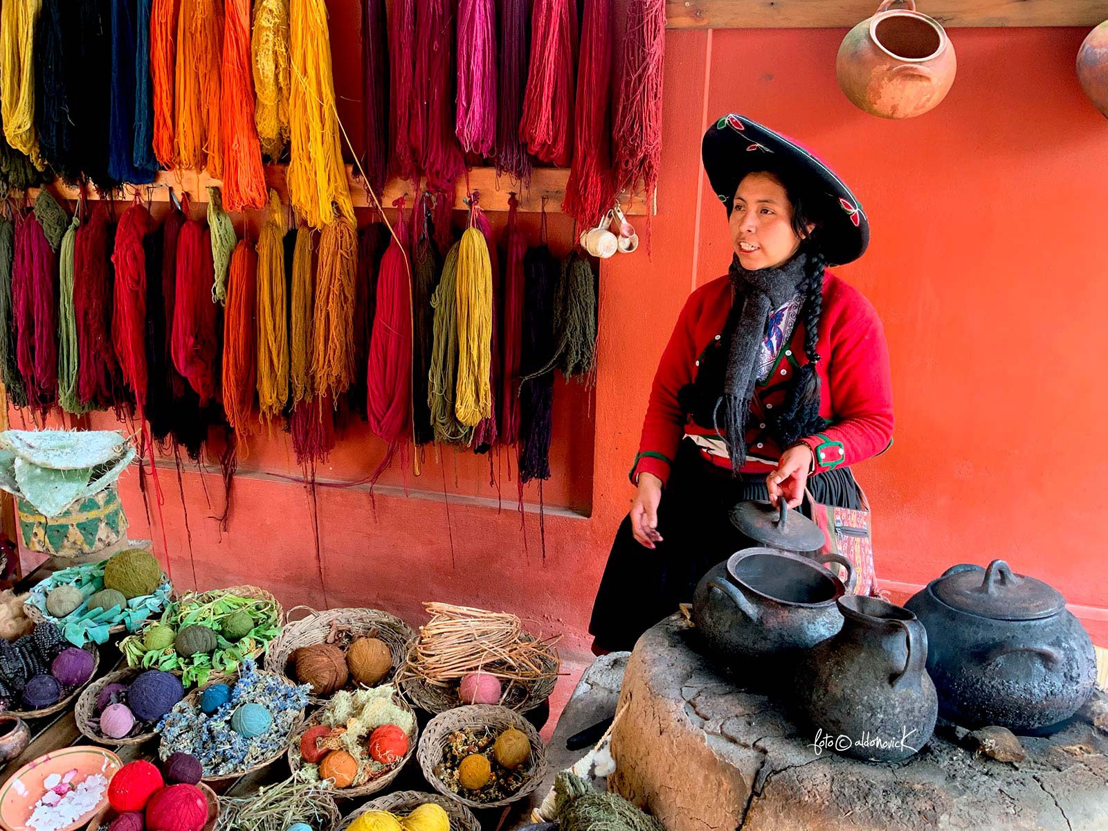 EXPERIENCIA TEXTIL Y CÓSMICA EN CHINCHERO